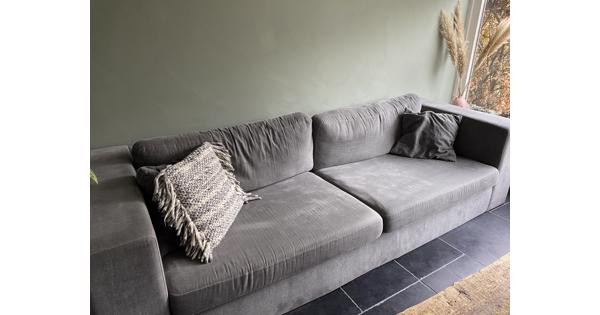 Grijze bank met loveseat