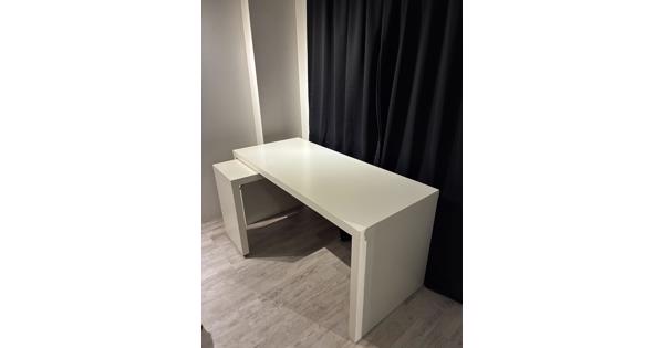 Bureau, groot met verlengstuk