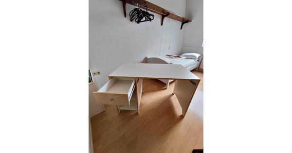 Bureau tiener