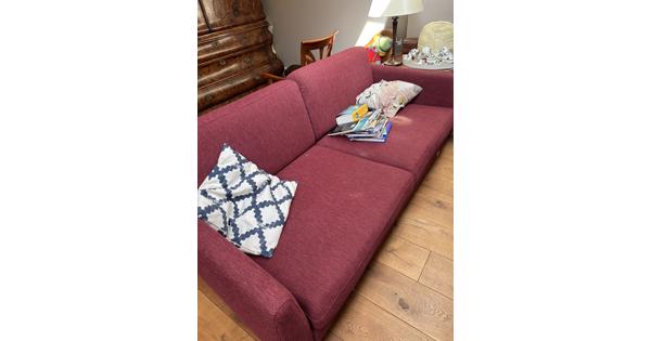 1 jaar oude rode bank 2,5 Zits 