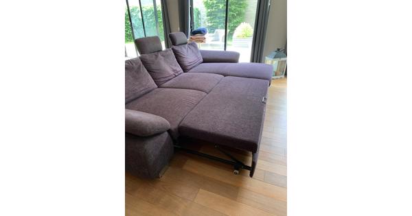 Loungebank in goede staat 320 x180 en uitklapbaar