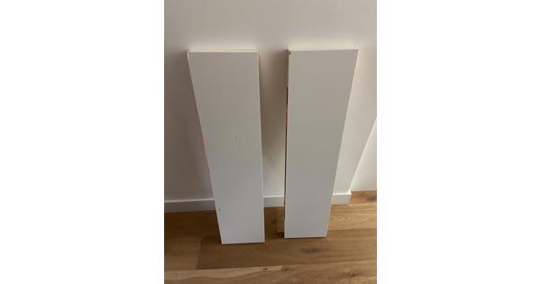 White shelfs 
