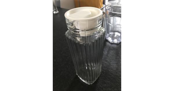 Sapkan: glas of plastic