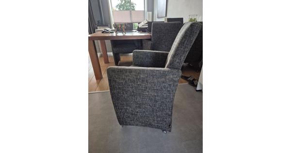 Bank 2 en 3 zits + hocker + 6 eetstoelen