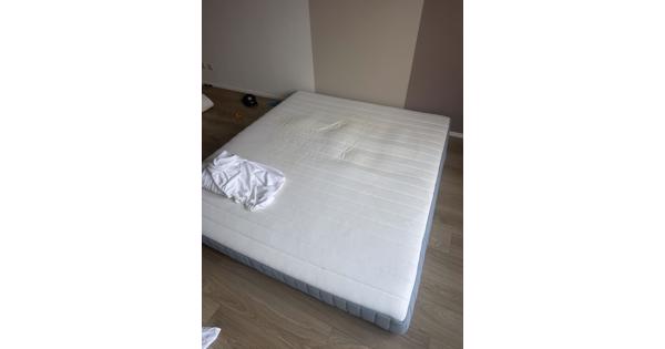Matras met paar vlekken 180x200