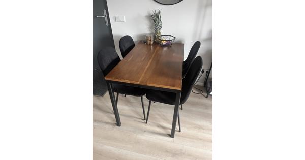 Eettafel Breedte: 70 cm Lengte: 110 cm