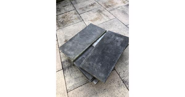 Natuurstenen tuintegels en opsluitbanden