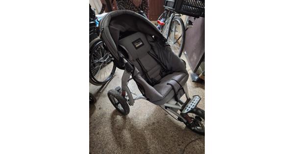 grijze buggy