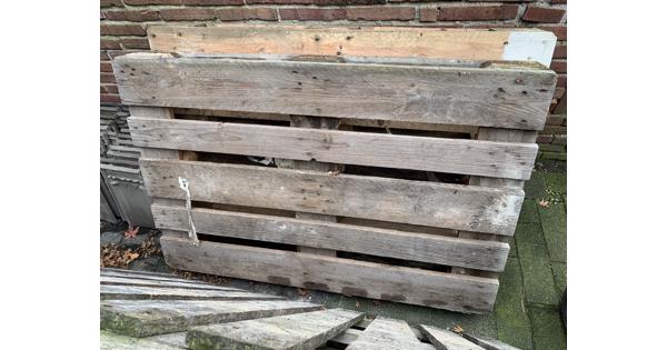 Pallets gratis af te halen  