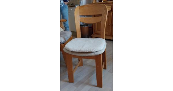 2 eiken eetkamerstoelen