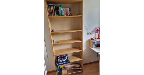 Boekenkast en 2 legkasten