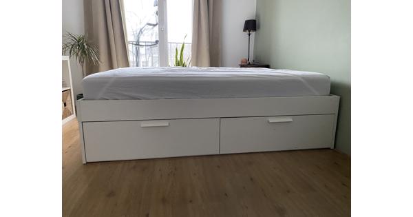 Ikea Brimnes bed frame 140x200cm met lades en lattenbodems