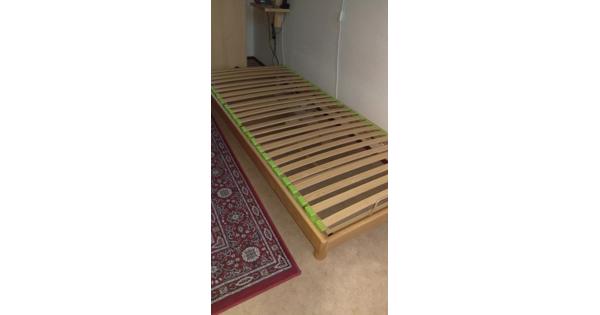 elektrisch verstelbaar eenpersoons bed (90x200), lage poten