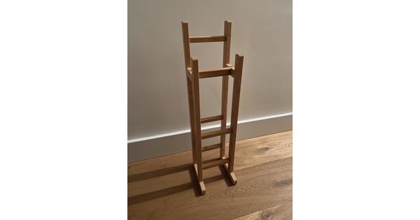 Toilet paper holder 