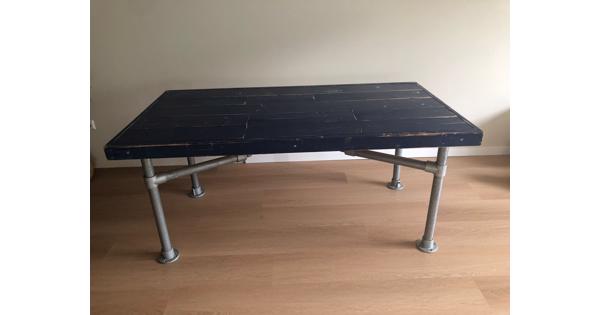 Unieke eettafel blauw Jorg Steigerhout