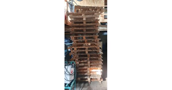 Pallets/ brandhout