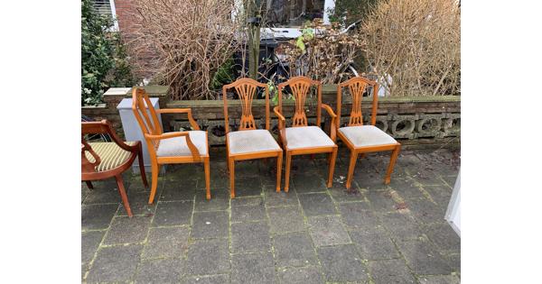 6 mooie houten stoelen