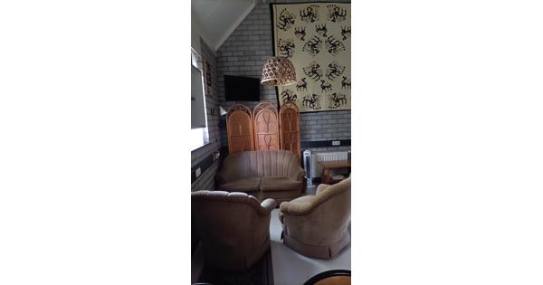 Bankje met 2 fauteuiltjes van stof