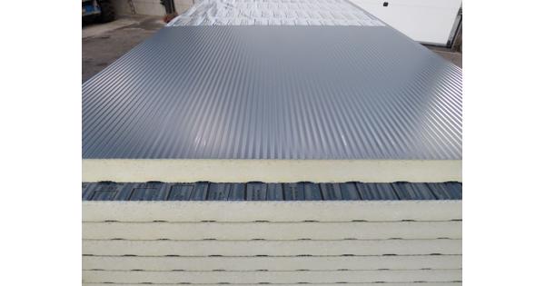 Nieuwe sandwichpanelen uit voorraad leverbaar