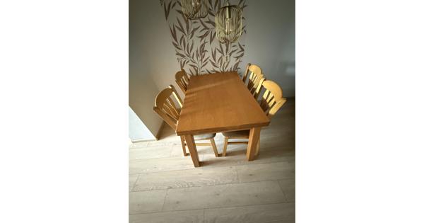 Eettafel, uitschuifbaar (inclusief 4 stoelen)