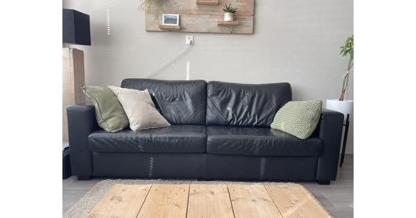 Mooie zwart leren bank