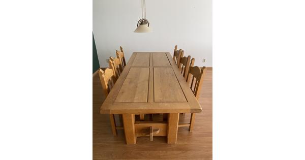 Mooie eikenhouten tafel