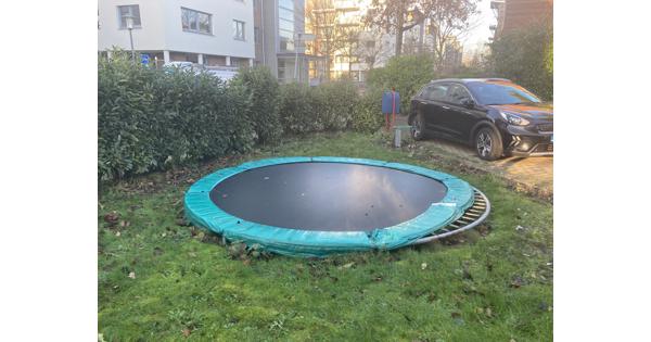 Grote trampoline 
