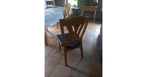  4 nog prachtige eetkamerstoelen , blank eiken en leer blauw/grijs