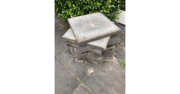 Gratis ruim 200 stuks tegels 60x60x 4 cm 