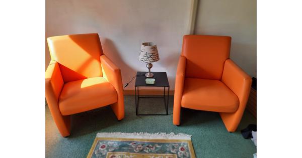 2 eetkamerstoelen