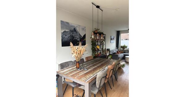 Mooie, stevige eettafel