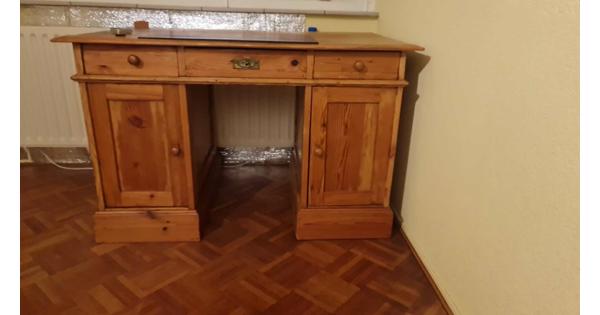 Prachtig bureau , overcompleet. Gratis
