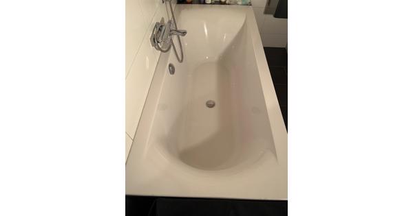 Ligbad in goede staat  wegens verbouwing