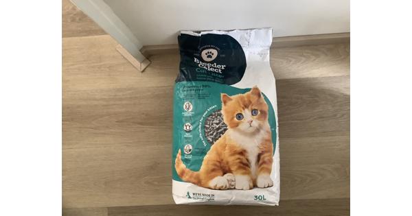Papieren kattenbak korrels