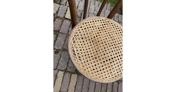 Eetkamer stoelen.  2 tuks. OPKNAPPERS
