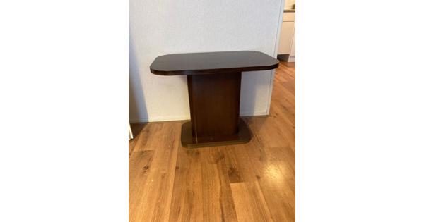 Side tafel/ bijzettafel. 50 bij 75. Hoogte 60