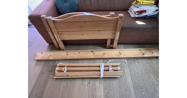 1-persoons bed, blank hout