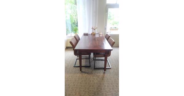 Eetkamertafel gratis af te halen 
