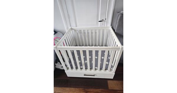 Witte baby box