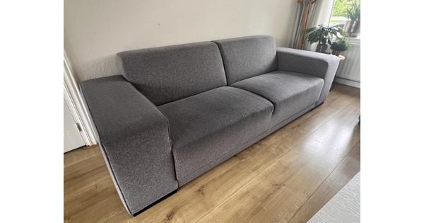 Gratis Bank en Love seat
