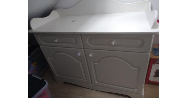 Commode met wandplank