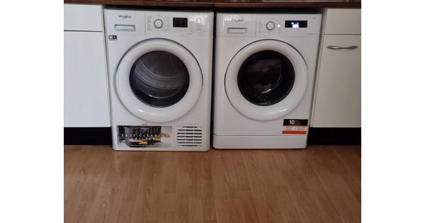 Set of washing machine and dryer