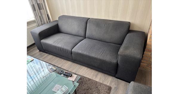 Mooie grijze 3 zitsbank en fauteuill