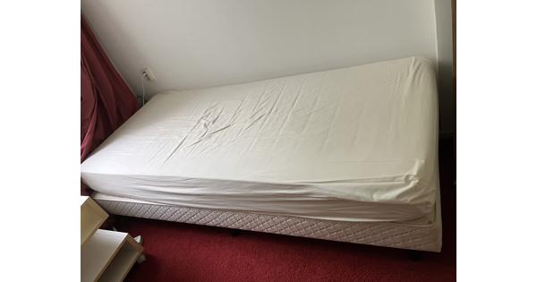 Bed 90 bij 2.10