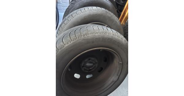 Winterbanden met velgen