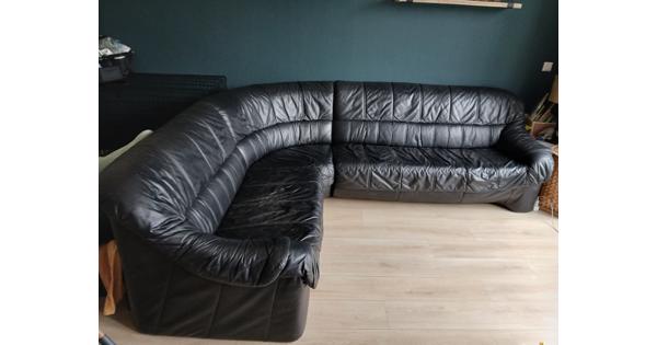 Gratis leren hoekbank - met gebruikssporen 