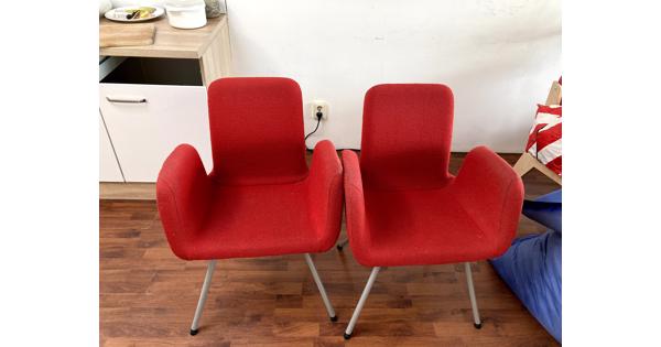 2 eettafel stoelen, rood