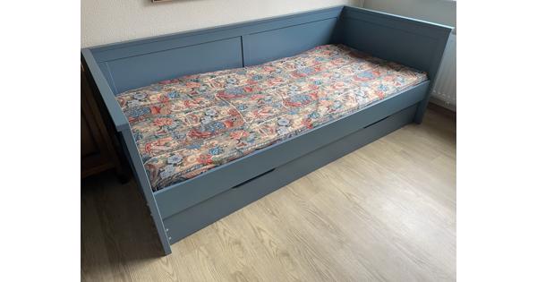 Eenpersoonsbed blauw met bedlade