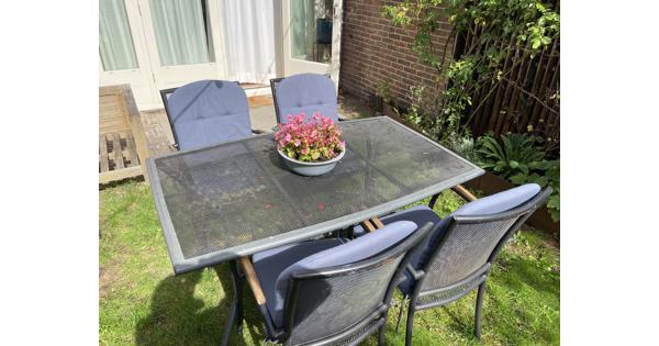 Tafel voor buiten. 6 persoons