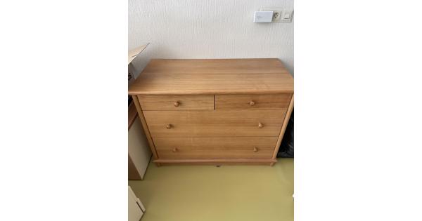 Ladekast van eikenhout